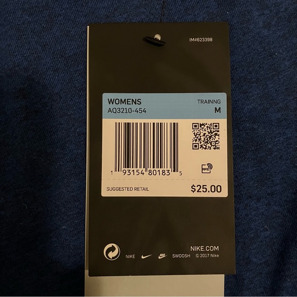 Nike Women’s Blue Dri-FIT Legend T-Shirt NWT Sz Medium - Picture 4 of 8